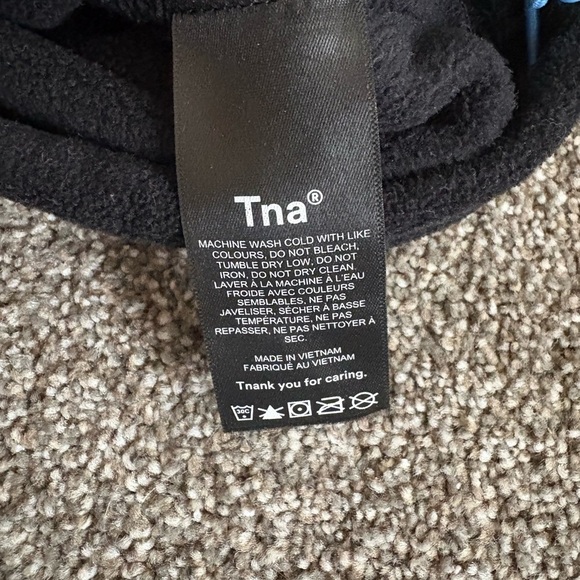 Tna Sno Polar ½ Zip Sweater in black with blue trim small - Picture 13 of 14